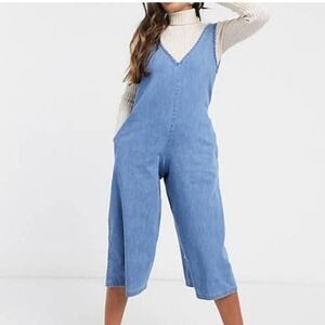 Asos Wide leg Crop Blue Denim V Neck Jumpsuit with Pockets Small 6